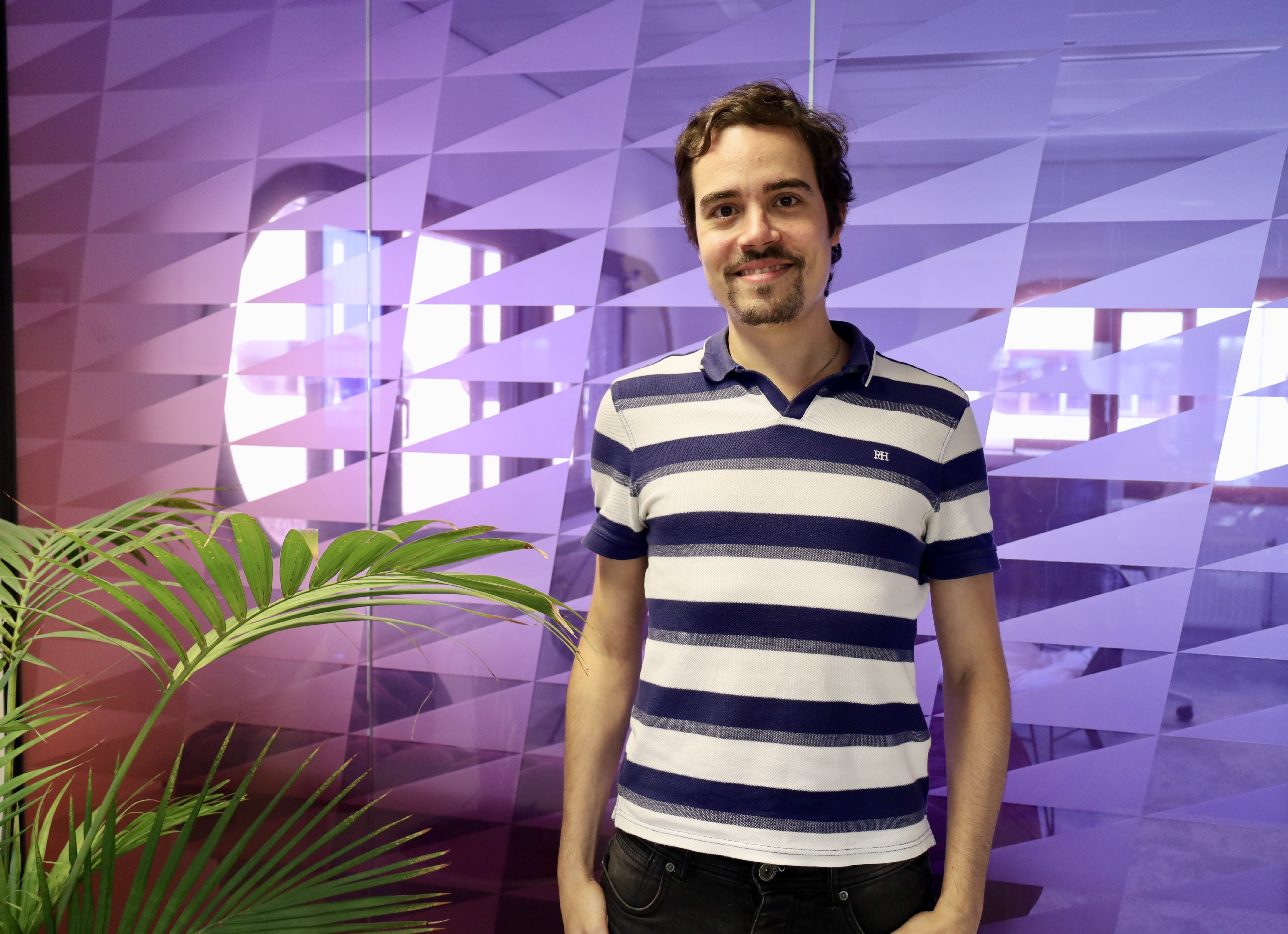 Over de vloer bij Eduardo (Enexis)